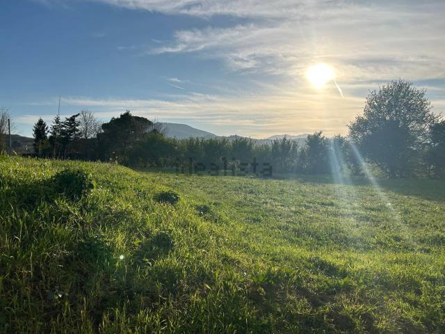 Terreno in vendita a Contrada, Campania