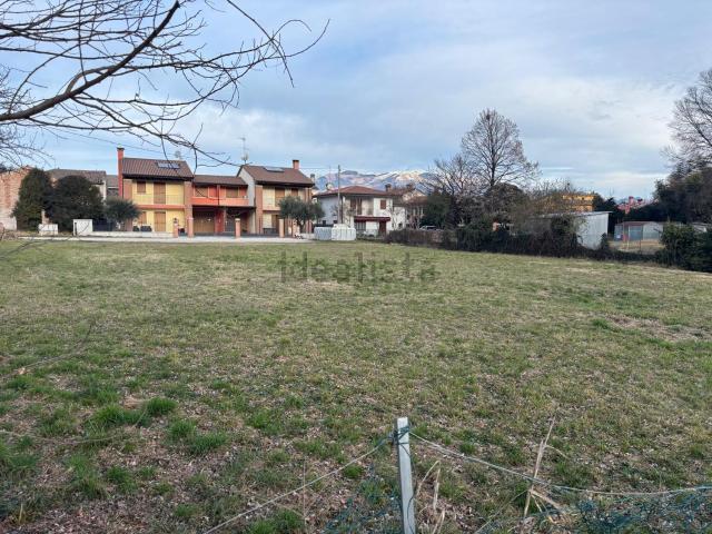Terreno in vendita a Crocetta Del Montello, Veneto