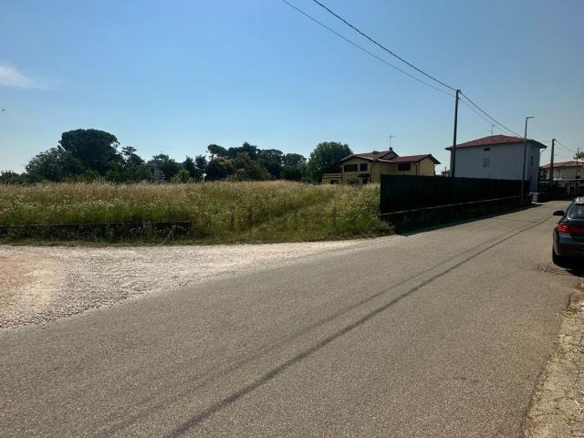 Terreno in vendita a Pozzuolo Del Friuli, Friuli-Venezia Giulia
