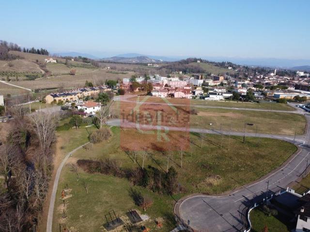 Terreno in vendita a Manzano, Friuli-Venezia Giulia