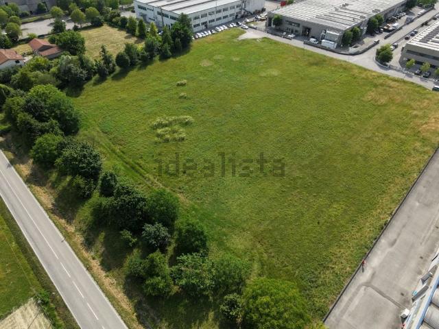 Terreno in vendita a Brugnera, Friuli-Venezia Giulia