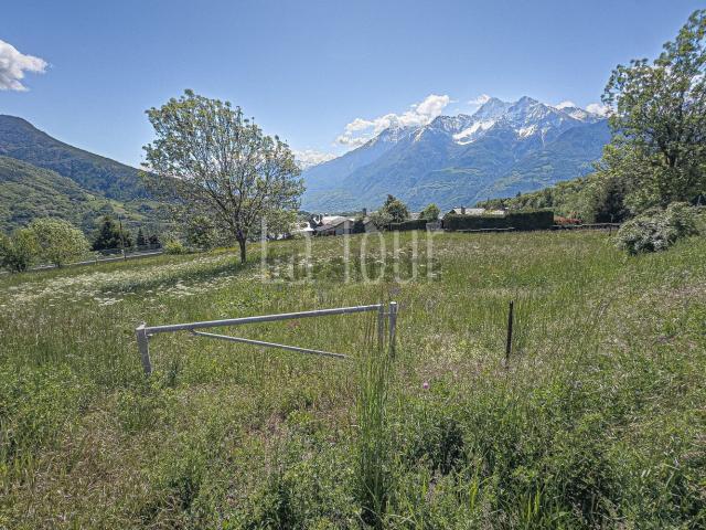 Terreno in vendita a Gignod, Aosta