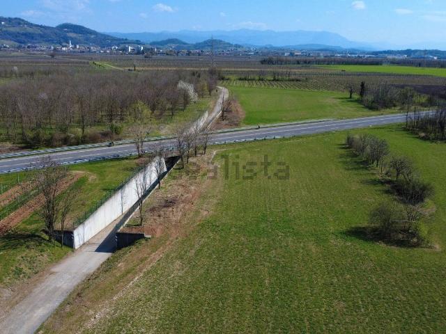 Terreno in vendita a Cormons, Friuli-Venezia Giulia