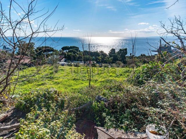 Terreno in vendita a Aci Castello, Sicilia