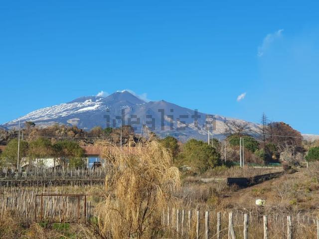Terreno in vendita a Belpasso, Sicilia