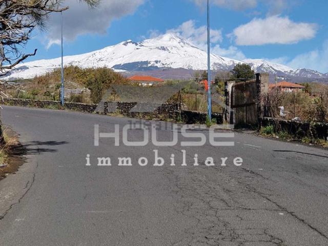 Terreno in vendita a Pedara, Sicilia