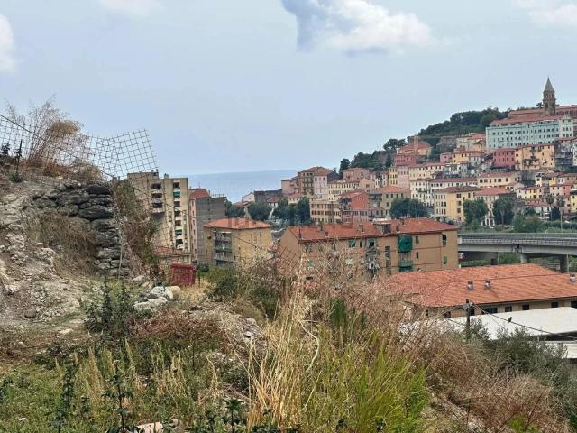Terreno in vendita a Ventimiglia, Liguria