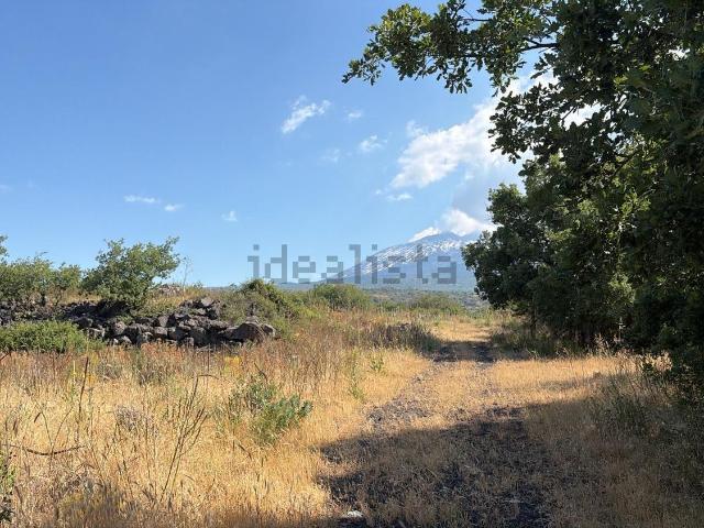 Terreno in vendita a Ragalna, Sicilia