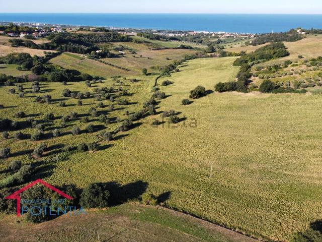 Terreno in vendita a Marche, Macerata