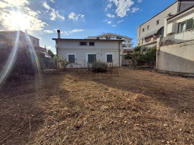 Terreno in vendita a Ortona, Abruzzo