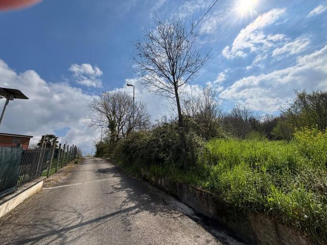 Terreno in vendita a Pratola Serra, Campania
