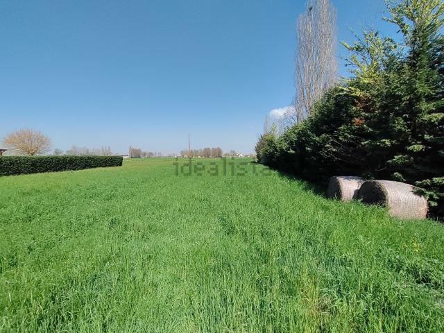 Terreno in vendita a Terra di Mezzo, Re
