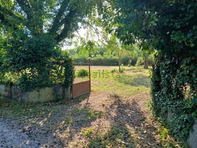 Terreno in vendita a Lucinico / Ločnik / Luzinìs, Gorizia