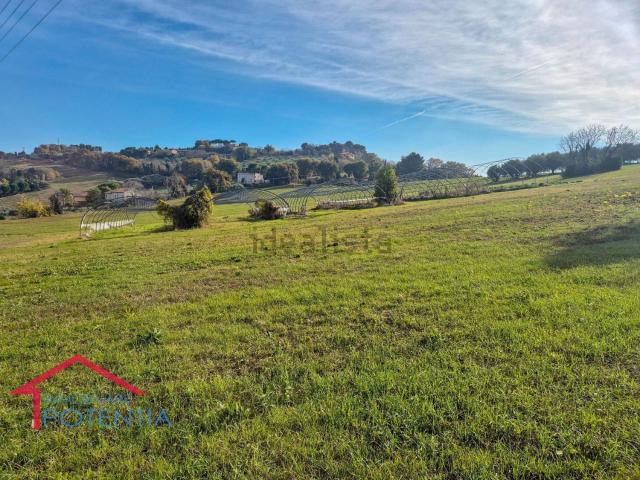 Terreno in vendita a Marche, Macerata