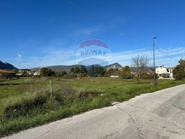 Terreno in vendita a Rocchetta A Volturno, Molise