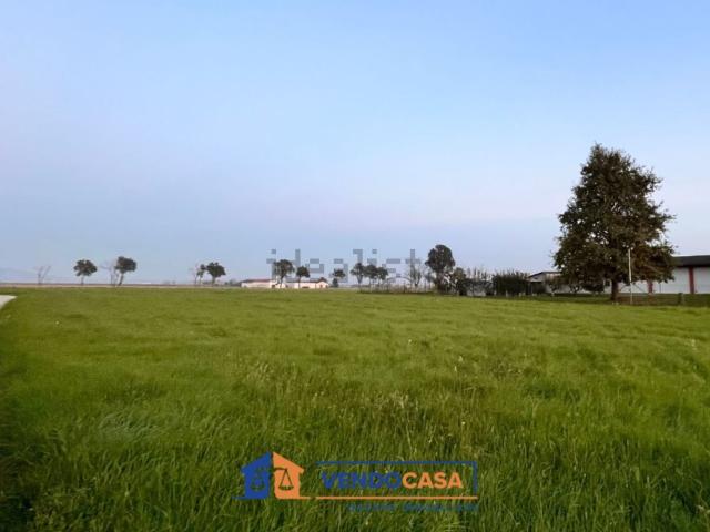Terreno in vendita a Cherasco, Cuneo
