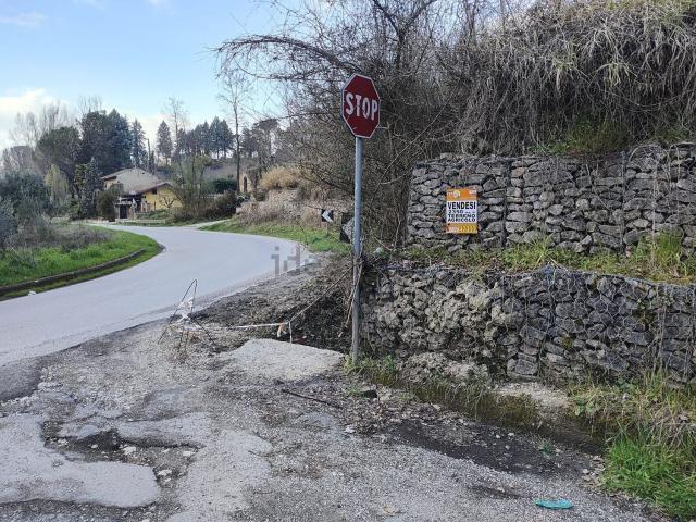 Terreno in vendita a Sant'angelo A Cupolo, Campania
