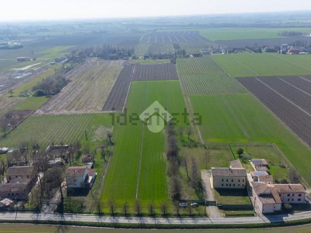 Terreno in vendita a Rovereto sulla Secchia, Novi di Modena