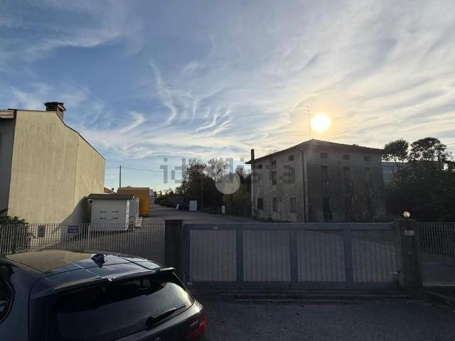 Terreno in vendita a Villanova / Vilanuova, Pordenone