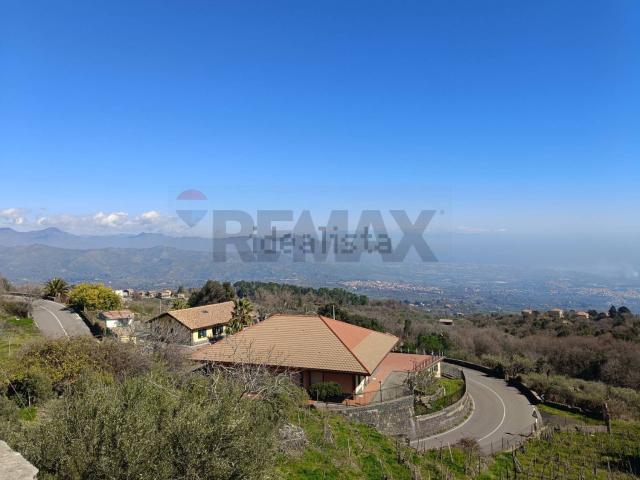 Terreno in vendita a Piedimonte Etneo, Sicilia