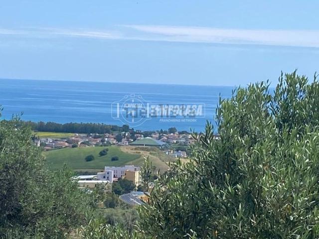 Terreno in vendita a Calabria, Catanzaro