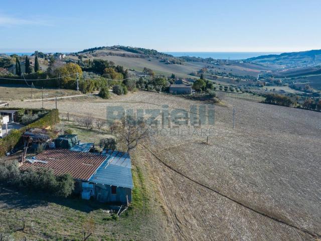 Terreno in vendita a Santa Petronilla, Marche