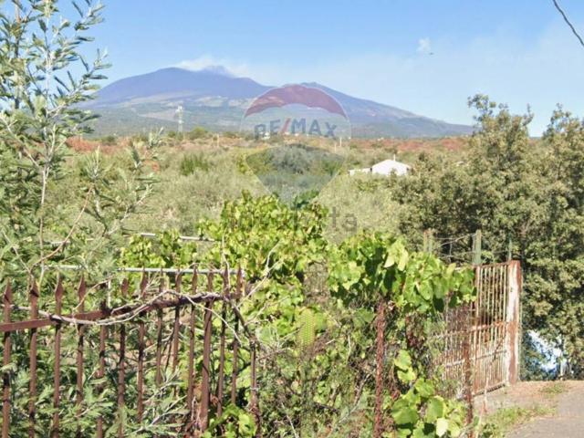 Terreno in vendita a Ragalna, Sicilia