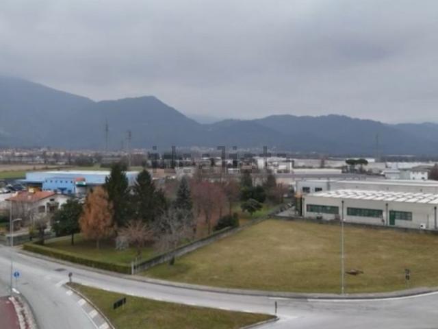 Terreno in vendita a Maniago, Friuli-Venezia Giulia