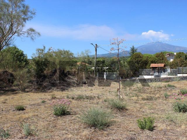 Terreno in vendita a Nicolosi, Sicilia