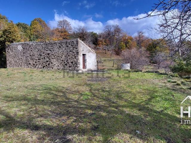 Terreno in vendita a Ragalna, Sicilia