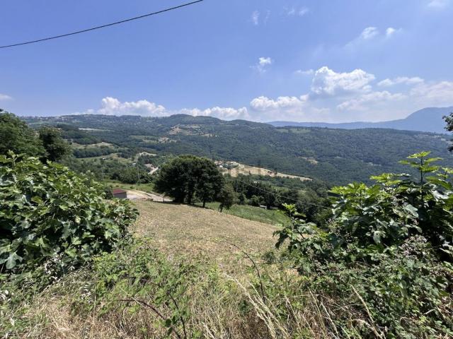 Terreno in vendita a Caprino Veronese, Veneto