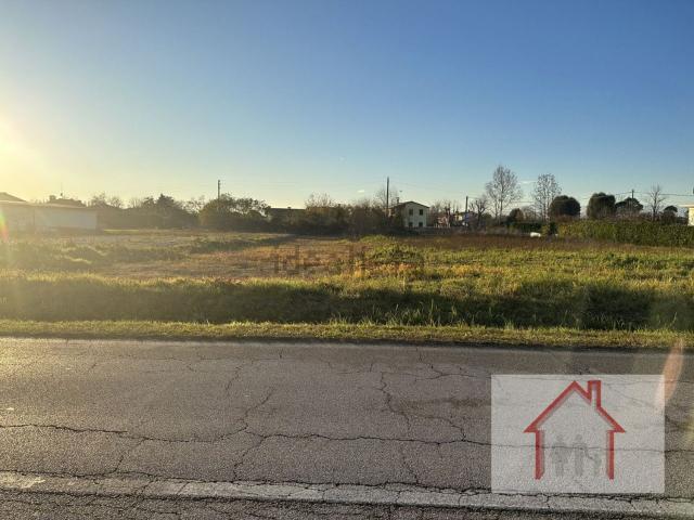 Terreno in vendita a Povegliano, Veneto