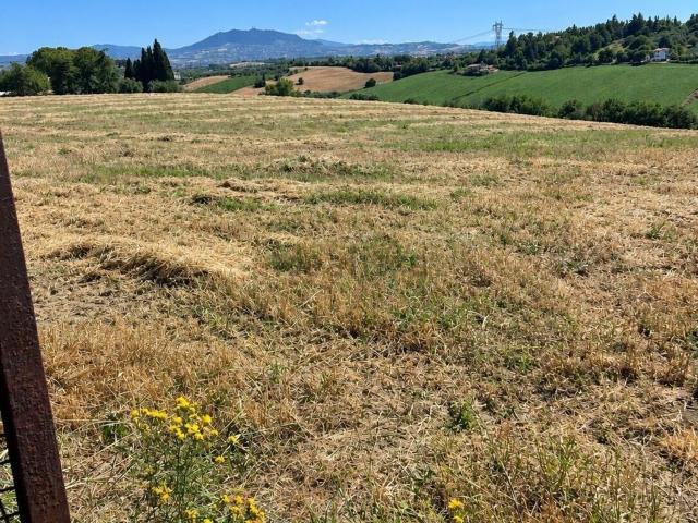 Terreno in vendita a Grotta Rossa, Rimini