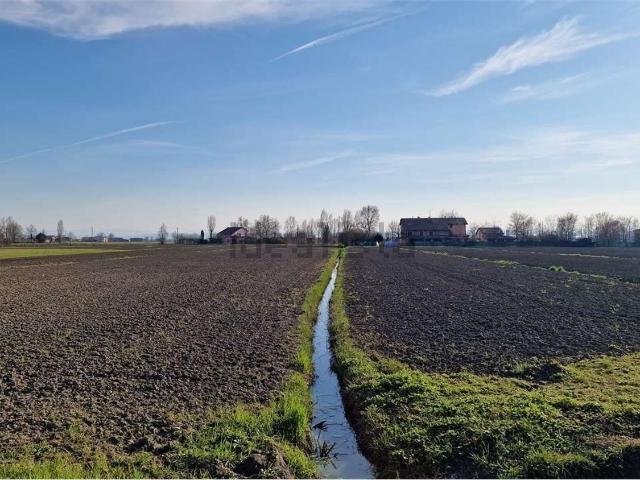 Terreno in vendita a Pianura Reggiana, Re