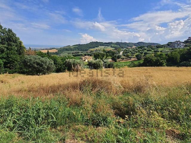 Terreno in vendita a Martinsicuro, Teramo