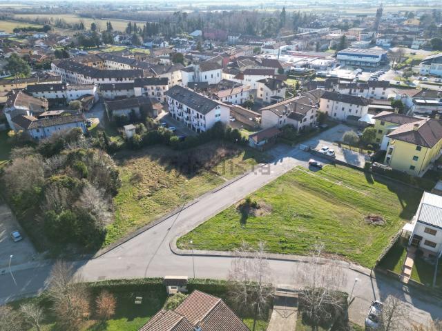 Terreno in vendita a Pradamano / Pradaman, Udine / Udin / Videm