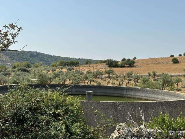 Terreno in vendita a Cassaro, Sicilia
