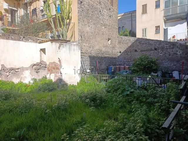 Terreno in vendita a Picanello-Ognina-Barriera-Canalicchio, Catania