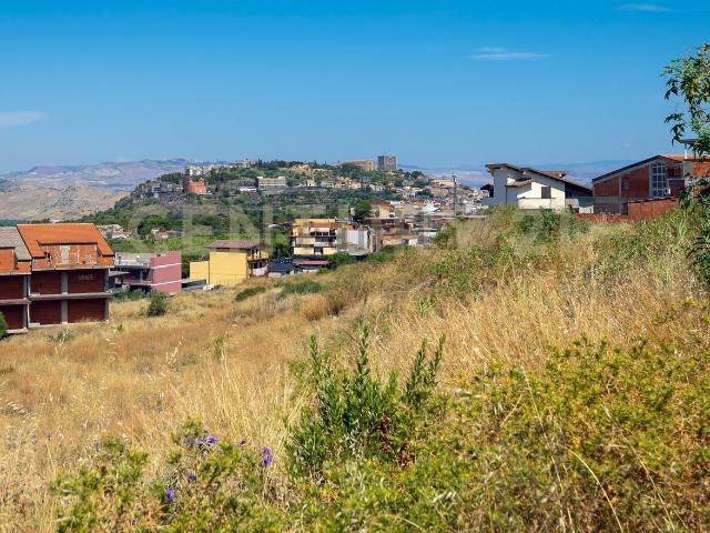 Terreno in vendita a Paternò, Sicilia