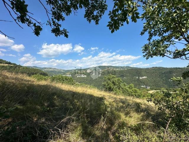 Terreno in vendita a Fumane, Veneto