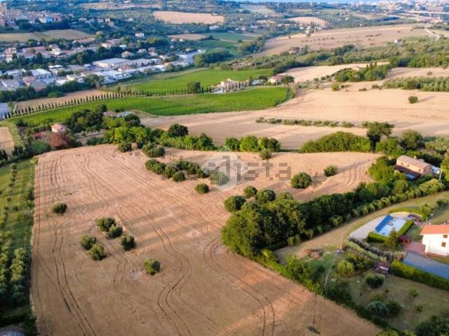 Terreno in vendita a Marche, Macerata