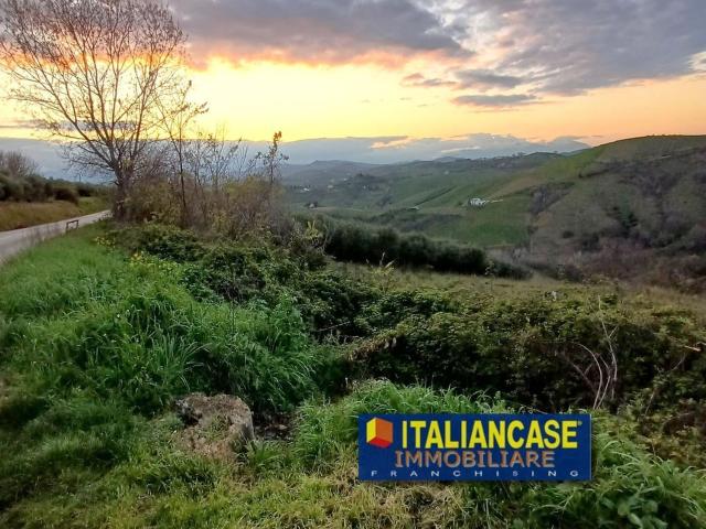 Terreno in vendita a Villa San Romualdo, Castilenti