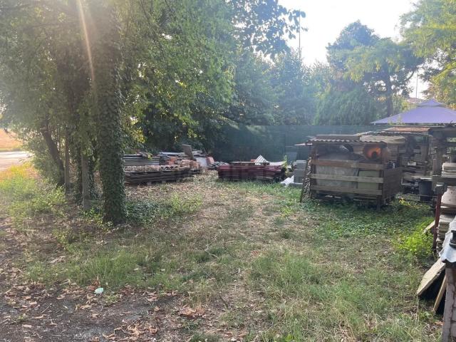 Terreno in vendita a Baia del Re, Piacenza