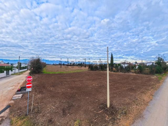 Terreno in vendita a Cordenons, Pordenone / Pordenon