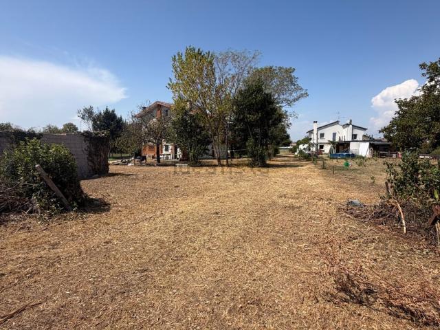 Terreno in vendita a Campoformido / Cjampfuarmit, Udine / Udin / Videm