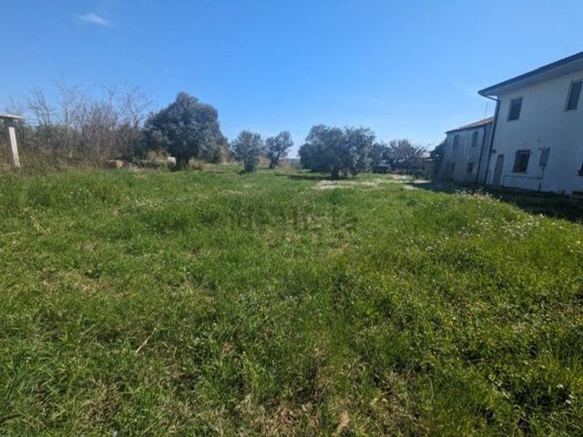 Terreno in vendita a Giuliano Teatino, Abruzzo