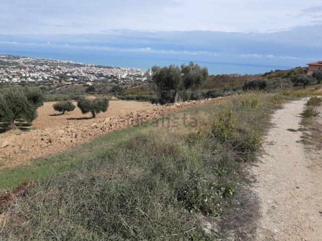Terreno in vendita a Unione dei Comuni della Val Vibrata, Tortoreto