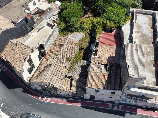 Terreno in vendita a Valverde, Sicilia