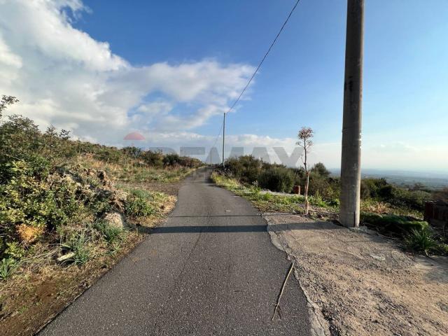 Terreno in vendita a Biancavilla, Sicilia
