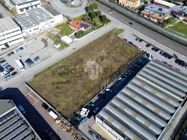 Terreno in vendita a Desenzano Del Garda, Lombardia